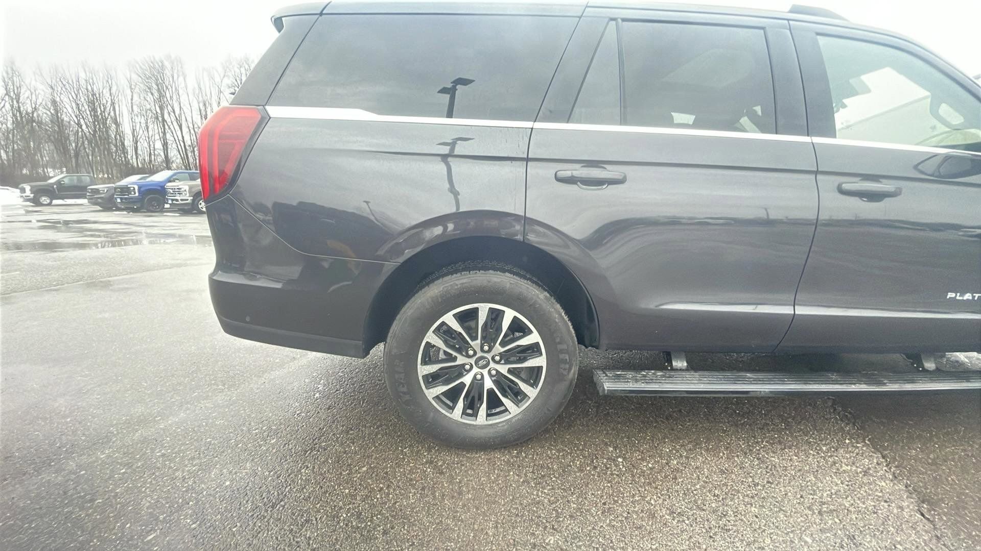 Certified 2025 Ford Expedition Platinum AWD/4WD image 23