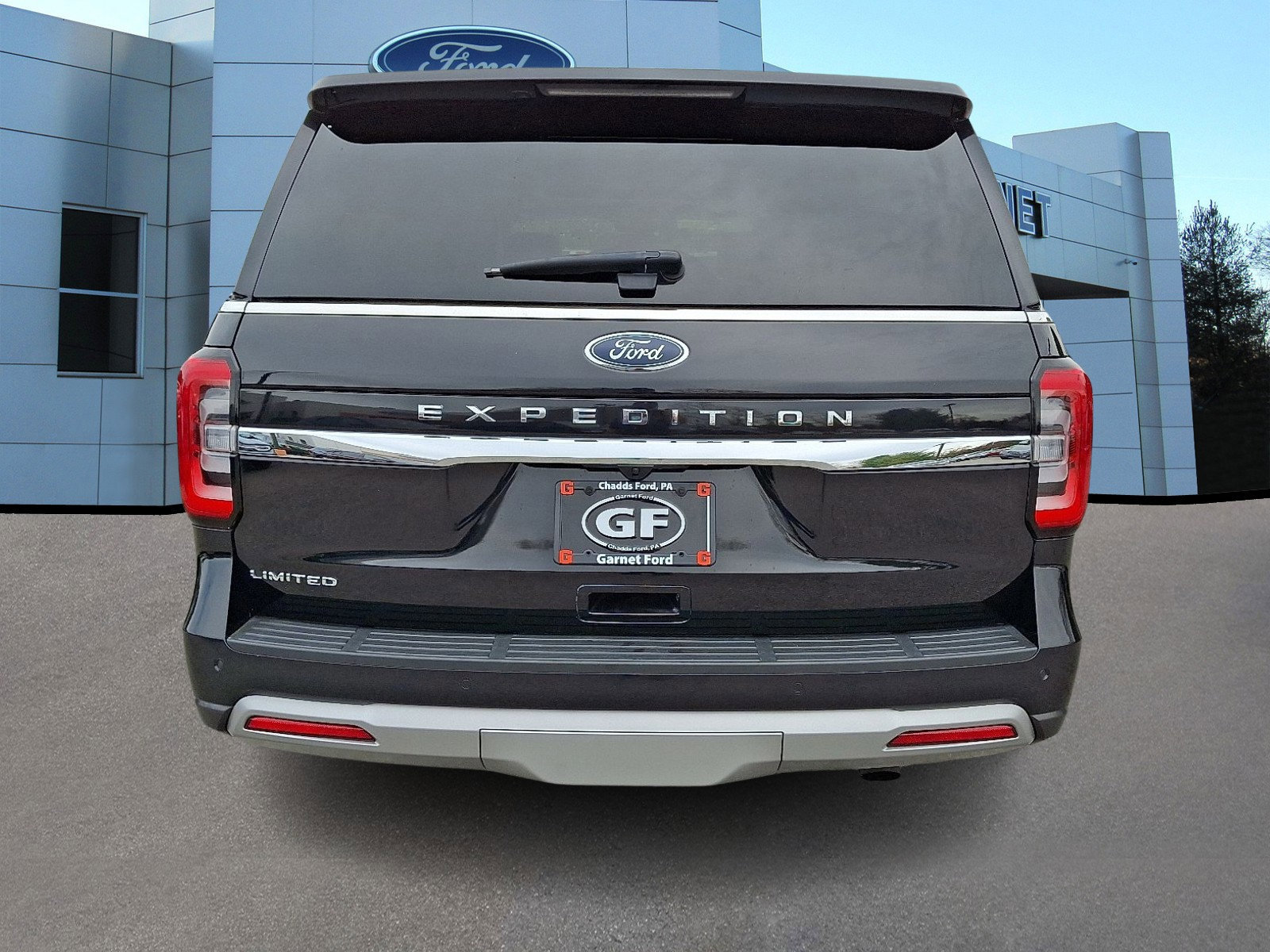Certified 2024 Ford Expedition Limited image 3