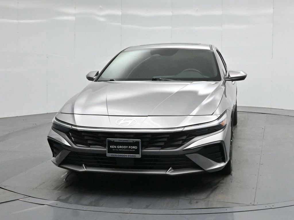 Used 2024 Hyundai Elantra Limited image 28