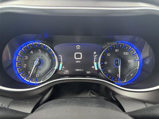 Used 2017 Chrysler Pacifica Limited FWD image 23
