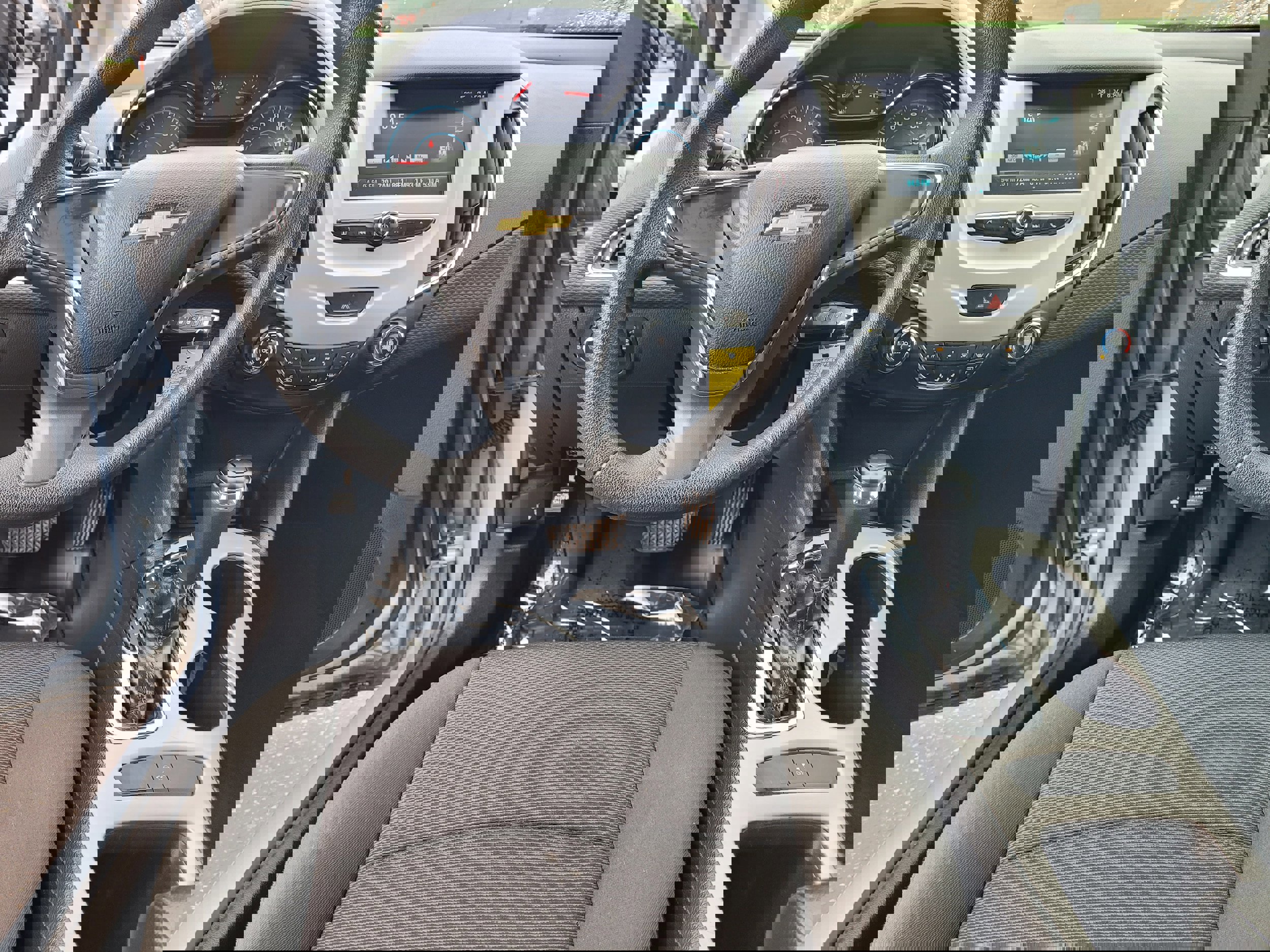 Used 2018 Chevrolet Cruze LS image 9