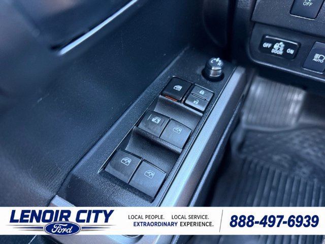 Used 2021 Toyota Tacoma SR5 AWD/4WD image 26