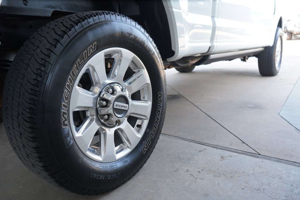 Certified 2021 Ford F250 Platinum w/ FX4 Off-Road Package AWD/4WD image 10