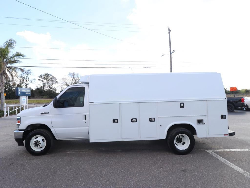 Certified 2022 Ford E-450 and Econoline 450 Super Duty w/ Power Windows & Locks Group image 2