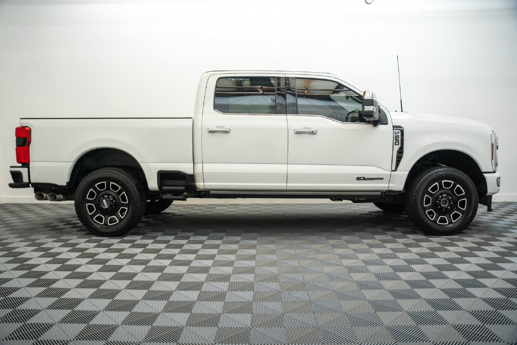 Certified 2024 Ford F250 Platinum w/ FX4 Off-Road Package AWD/4WD image 4