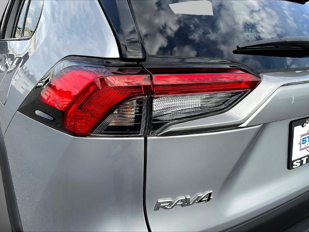 Used 2022 Toyota RAV4 Limited AWD/4WD image 30