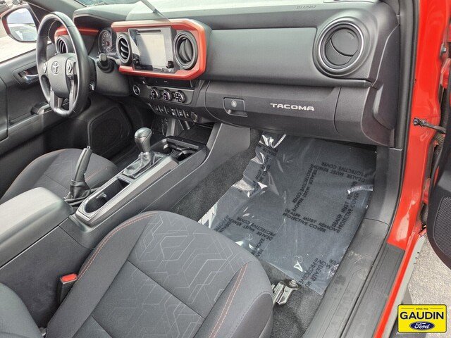 Used 2018 Toyota Tacoma TRD Off-Road w/ Technology Package RWD image 17