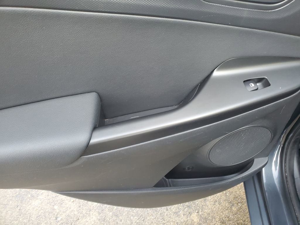 Used 2020 Hyundai Kona Limited image 11