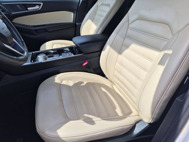 Certified 2020 Ford Edge SEL w/ Cold Weather Package AWD/4WD image 12
