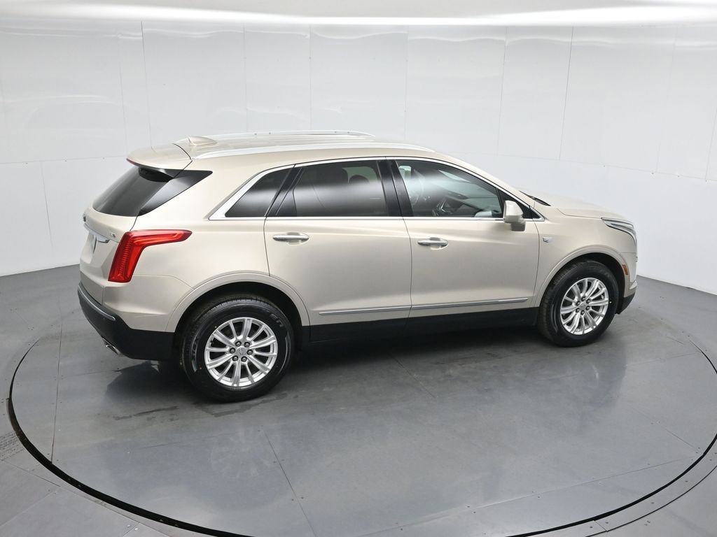 Used 2017 Cadillac XT5 FWD image 38