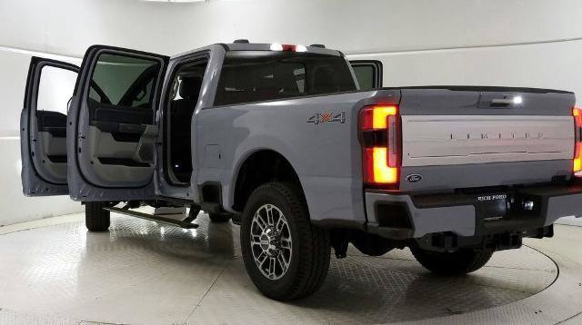 Certified 2024 Ford F250 Limited AWD/4WD image 9
