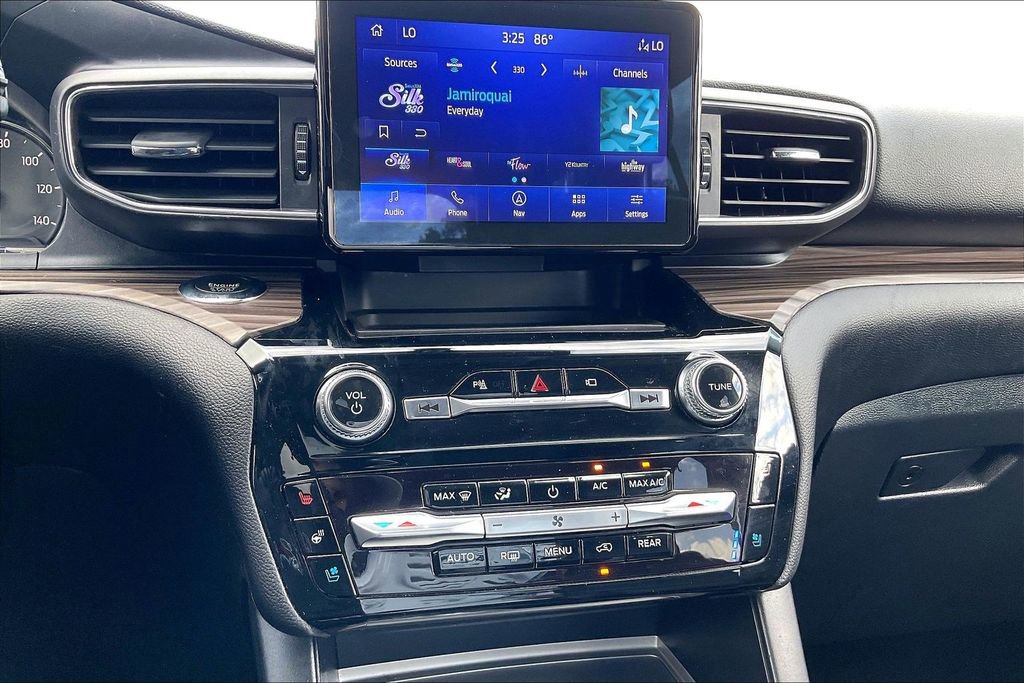 Certified 2022 Ford Explorer Limited RWD image 26