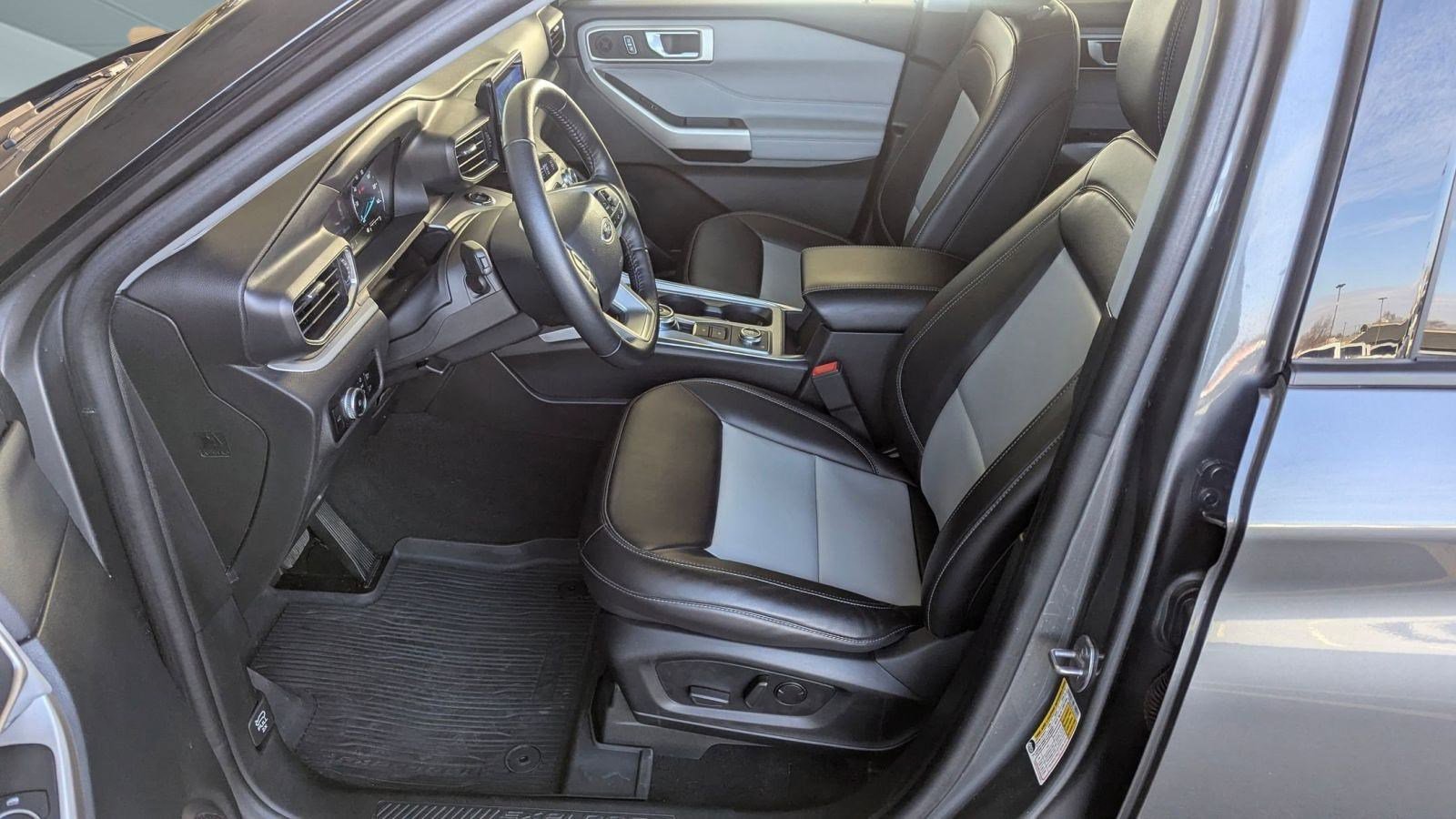 Certified 2023 Ford Explorer XLT w/ Equipment Group 202A image 4