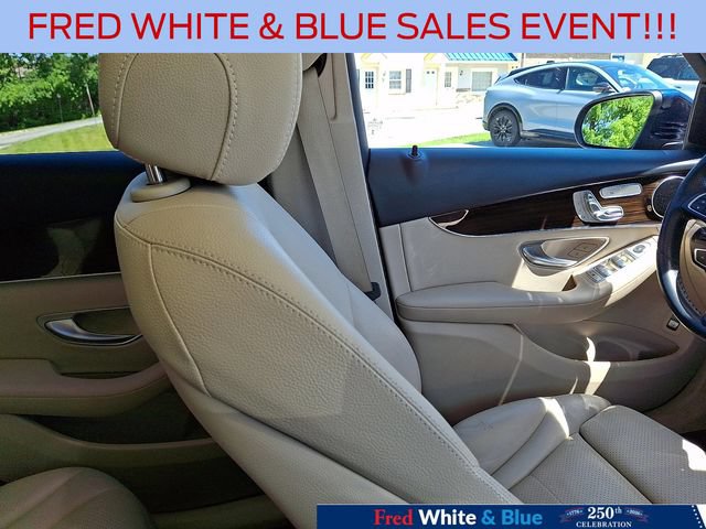 Used 2019 Mercedes-Benz GLC 300 4MATIC image 13