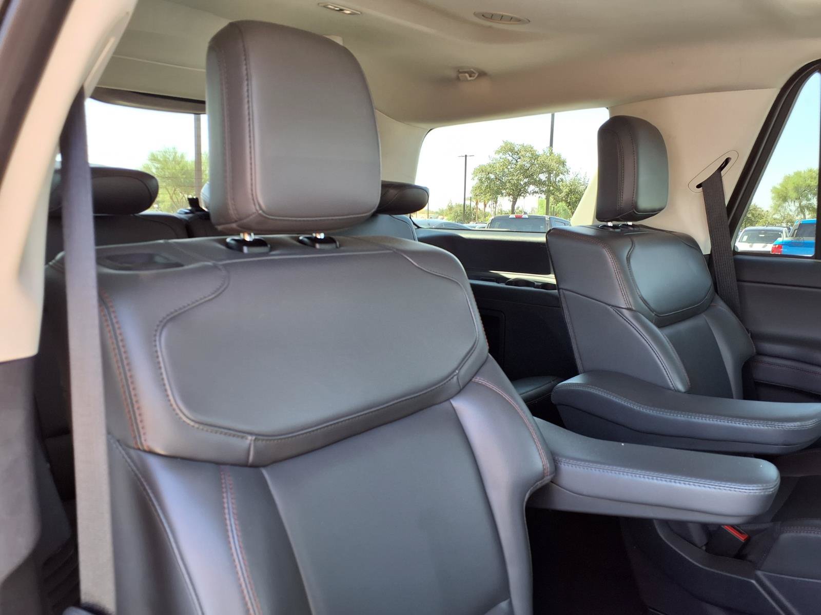 Certified 2025 Ford Expedition Active AWD/4WD image 15