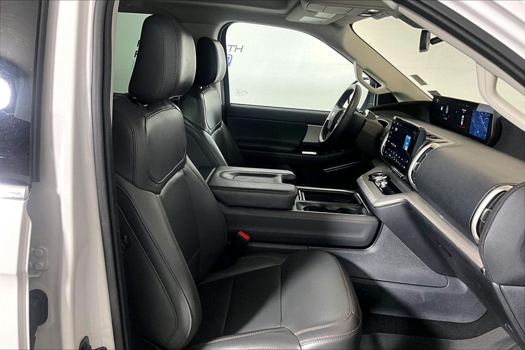 Certified 2025 Ford Expedition Active AWD/4WD image 6