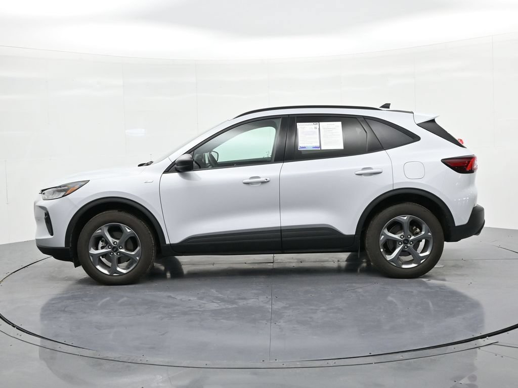 Certified 2025 Ford Escape ST-Line AWD/4WD image 9