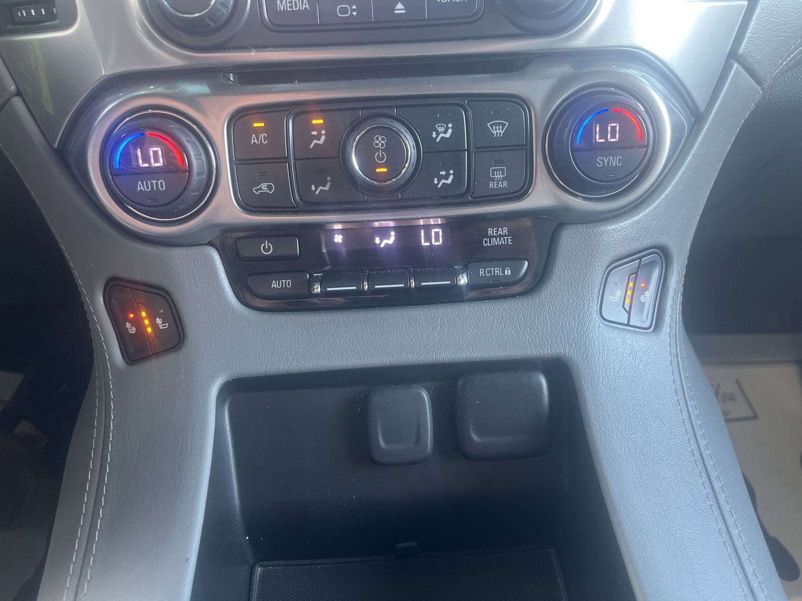 Used 2019 Chevrolet Suburban LT AWD/4WD image 27