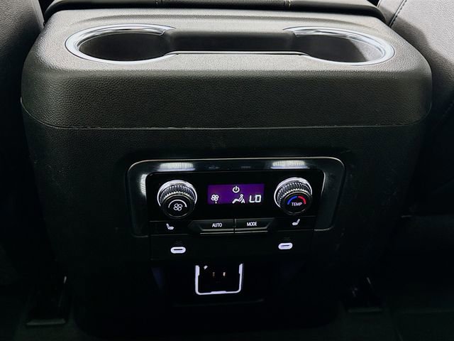 Used 2024 GMC Yukon AT4 w/ AT4 Premium Package image 31