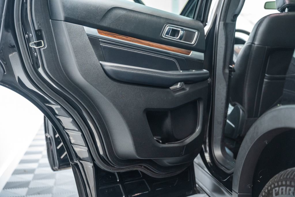 Certified 2018 Ford Explorer Limited AWD/4WD image 39