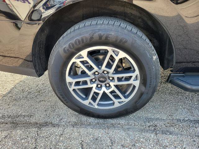 Certified 2025 Ford Expedition Active RWD image 7
