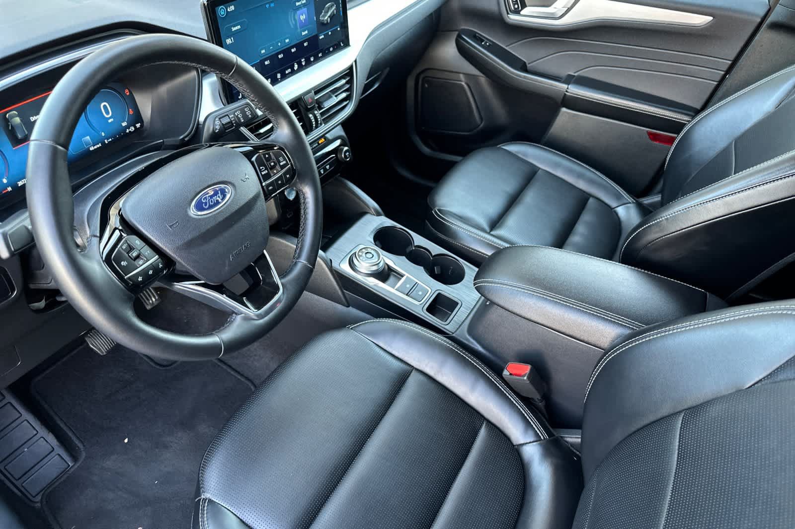 Certified 2025 Ford Escape Platinum AWD/4WD image 11