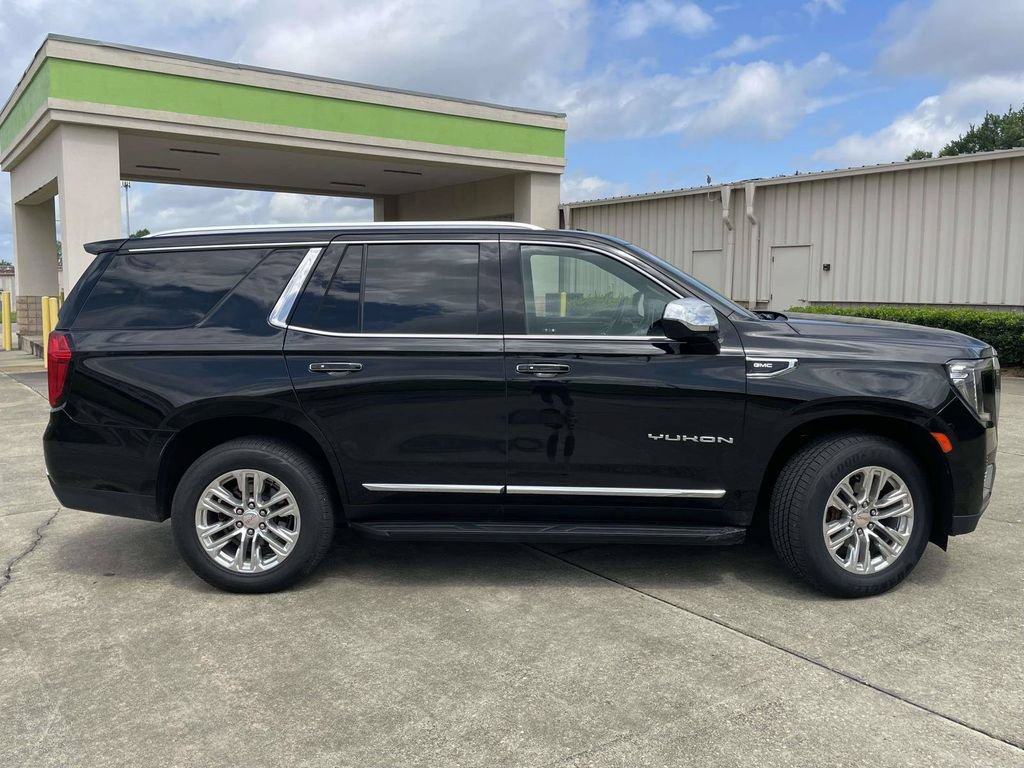 Used 2023 GMC Yukon SLT AWD/4WD image 2
