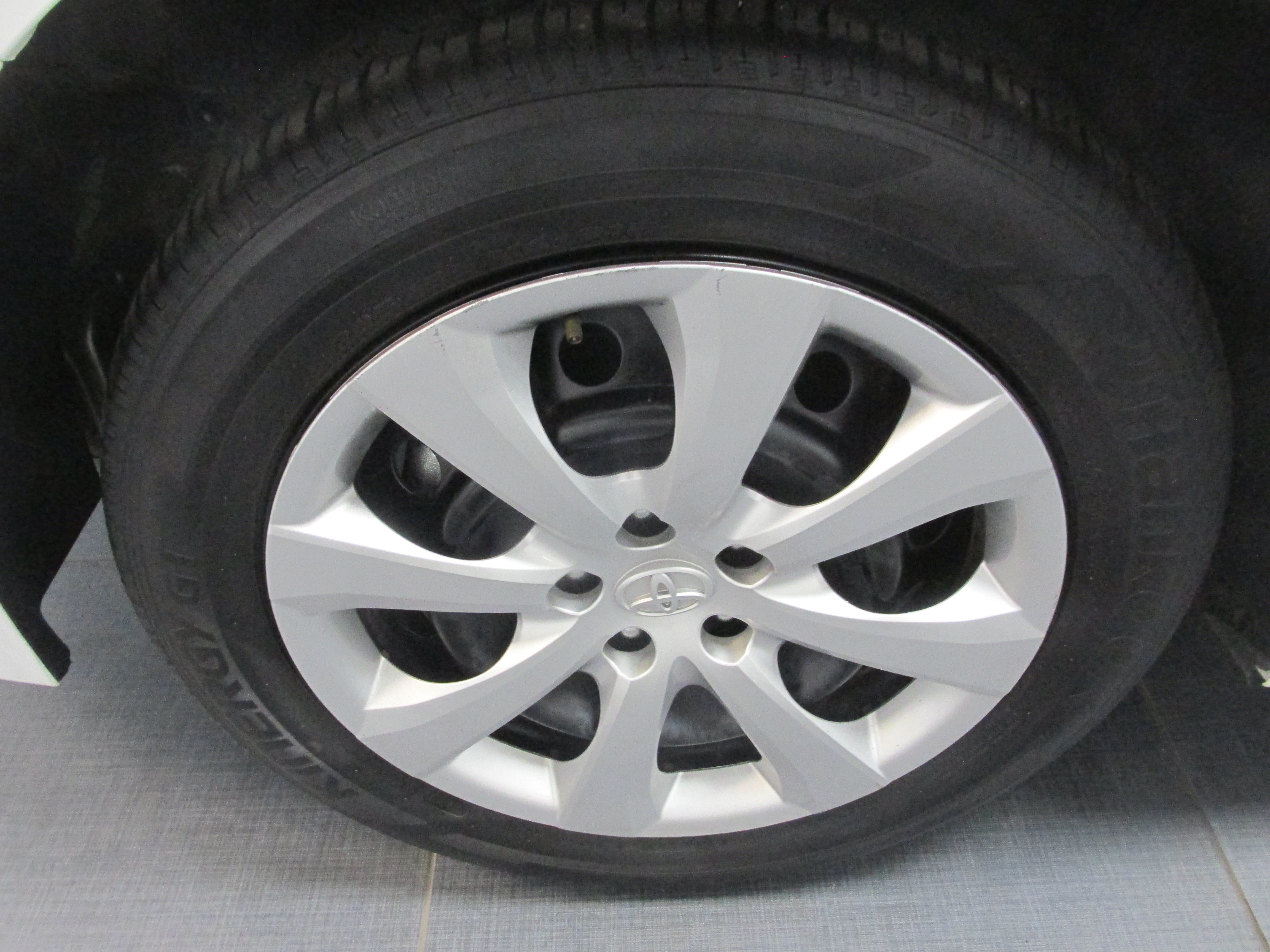 Used 2024 Toyota Corolla LE FWD image 15