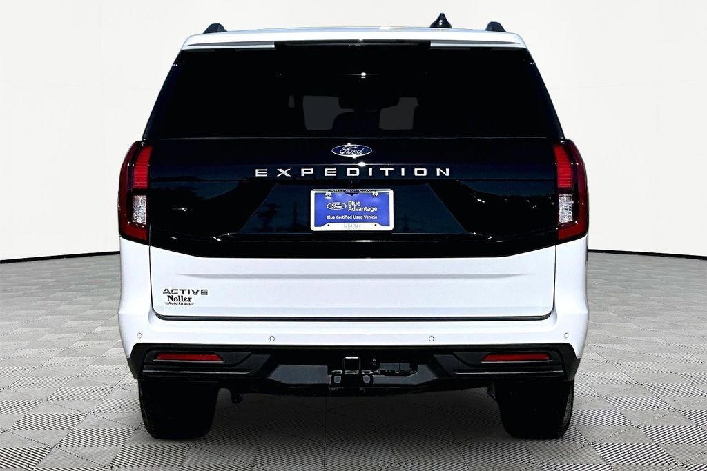 Certified 2025 Ford Expedition Active AWD/4WD image 3
