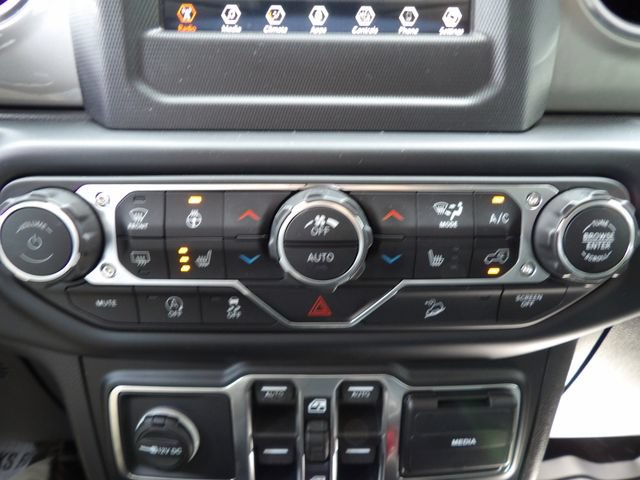 Used 2019 Jeep Wrangler Unlimited Sahara w/ Cold Weather Group AWD/4WD image 23