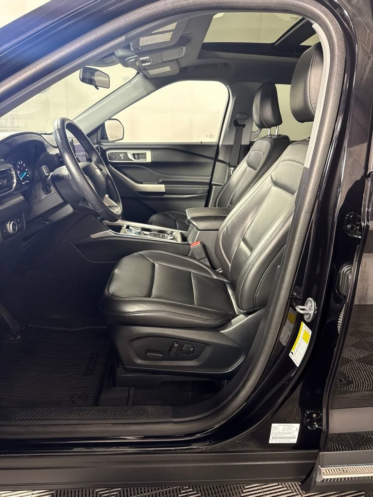 Certified 2023 Ford Explorer XLT w/ Equipment Group 202A AWD/4WD image 17