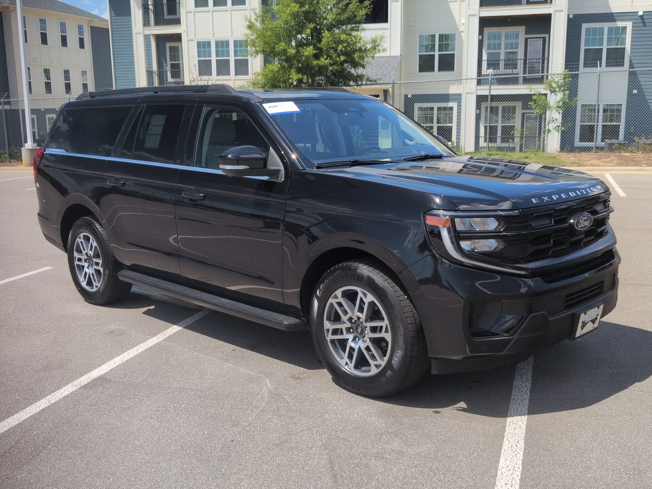 Certified 2025 Ford Expedition Max Active RWD image 2