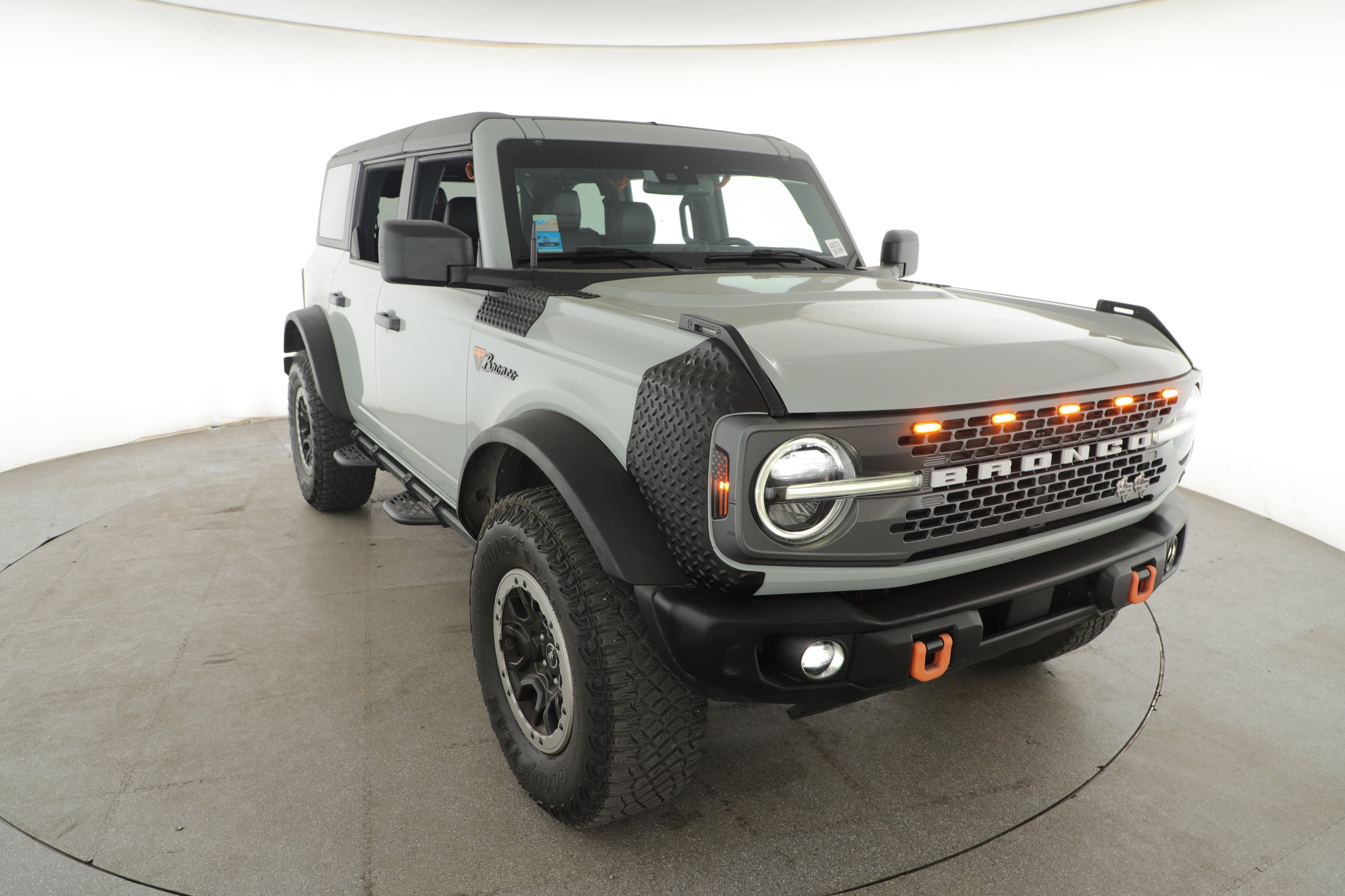 Certified 2022 Ford Bronco Badlands w/ Sasquatch Package image 3