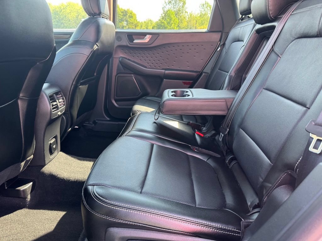 Certified 2020 Ford Escape Titanium AWD/4WD image 21