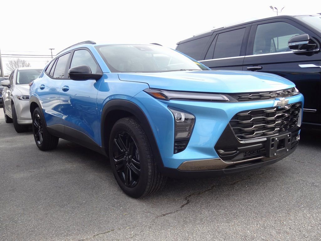 Used 2026 Chevrolet Trax ACTIV w/ Sunroof Package image 1