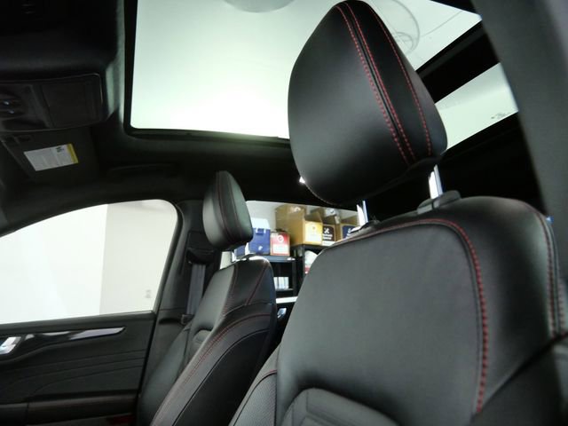 Certified 2024 Ford Escape ST-Line Elite w/ Premium Technology Package AWD/4WD image 17
