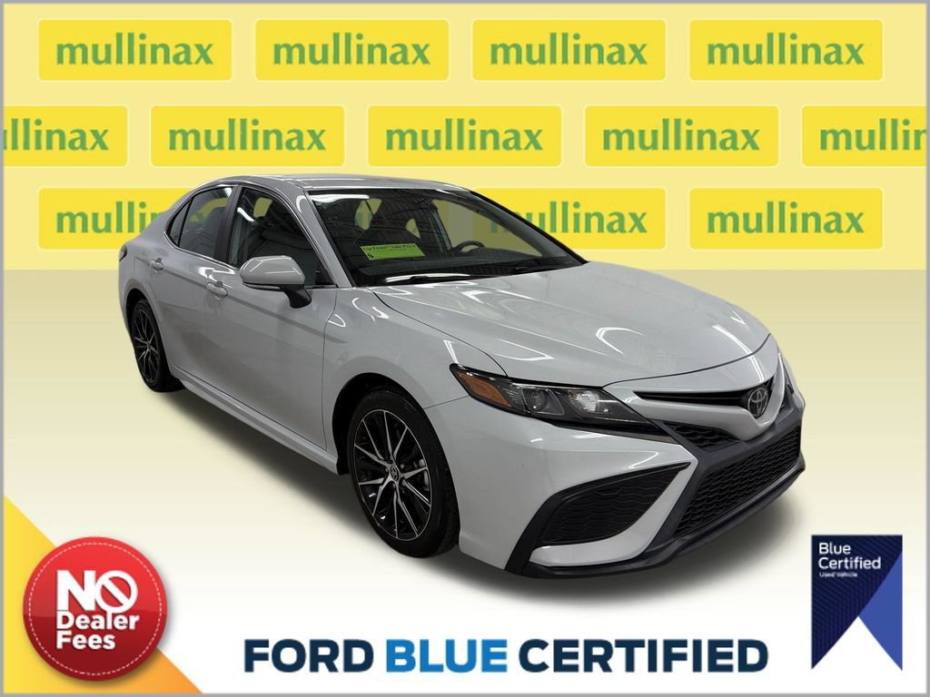 Used 2024 Toyota Camry SE FWD image 1