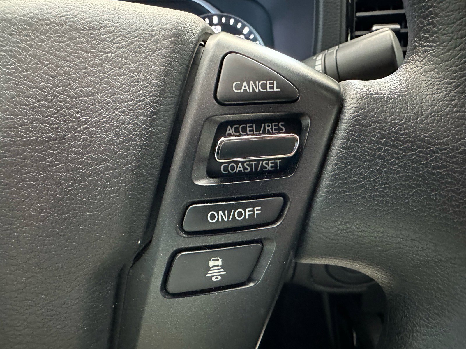 Used 2023 Nissan Frontier SV w/ Midnight Edition Package RWD image 40