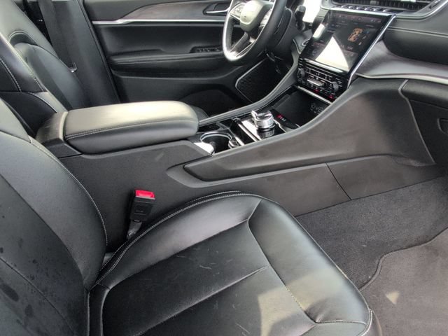Used 2022 Jeep Grand Cherokee L Limited AWD/4WD image 18