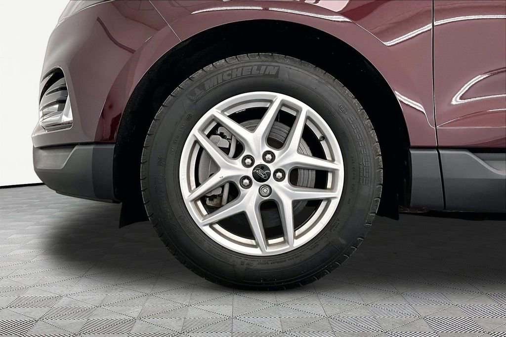 Certified 2024 Ford Edge SEL w/ Convenience Package AWD/4WD image 9
