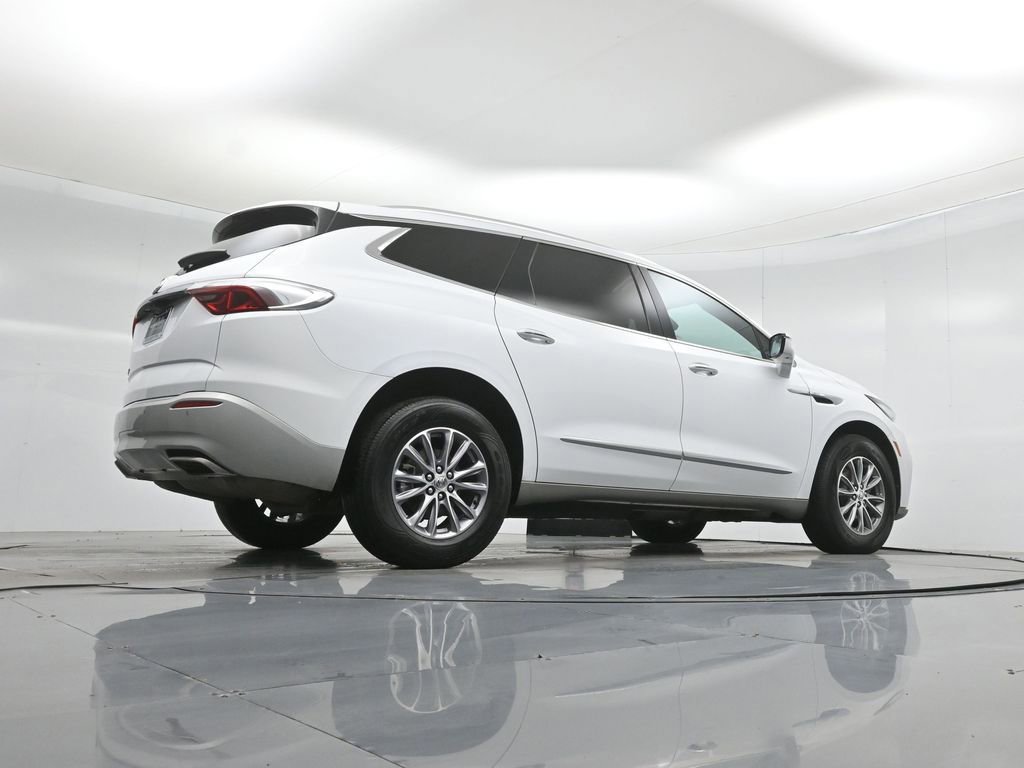 Used 2024 Buick Enclave Premium image 16