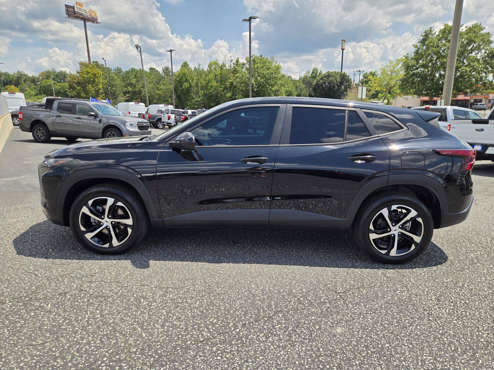 Used 2024 Chevrolet Trax RS w/ Driver Confidence Package FWD image 14