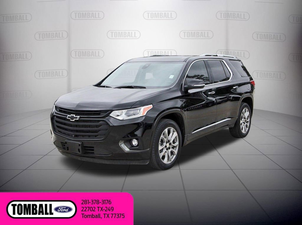 Used 2021 Chevrolet Traverse Premier w/ LPO, Blackout Package FWD image 3