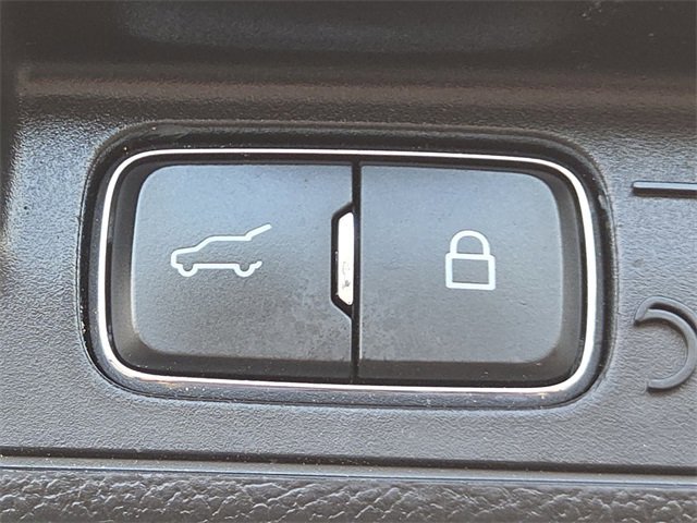 Certified 2022 Ford Explorer Limited w/ Equipment Group 301A image 16