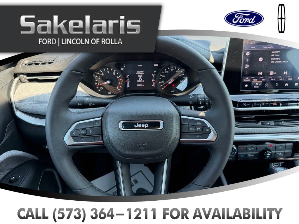 Used 2025 Jeep Compass Latitude AWD/4WD image 15