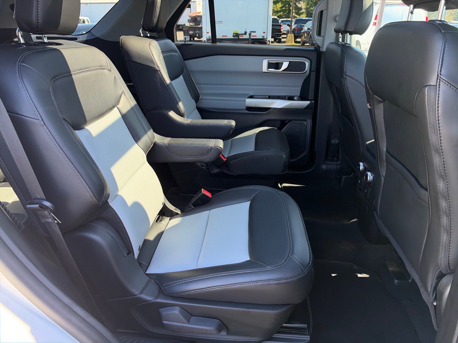 Certified 2023 Ford Explorer XLT w/ Equipment Group 202A AWD/4WD image 23
