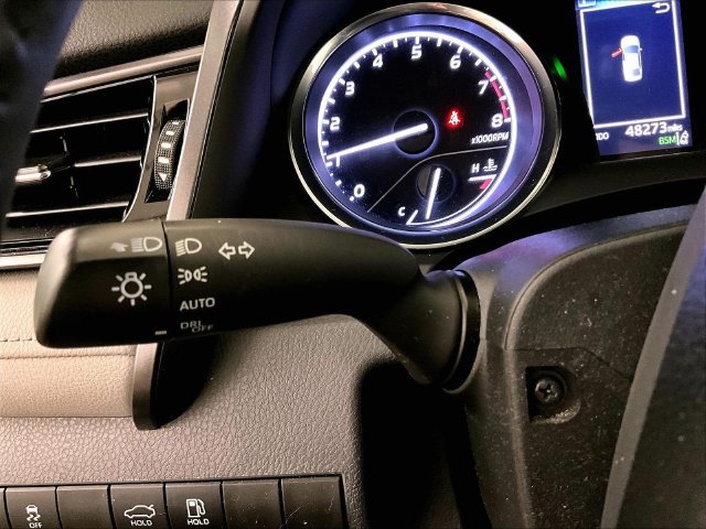 Used 2019 Toyota Camry SE FWD image 30