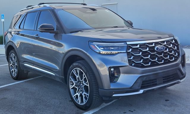 Certified 2025 Ford Explorer Platinum w/ Ultimate Package AWD/4WD image 7