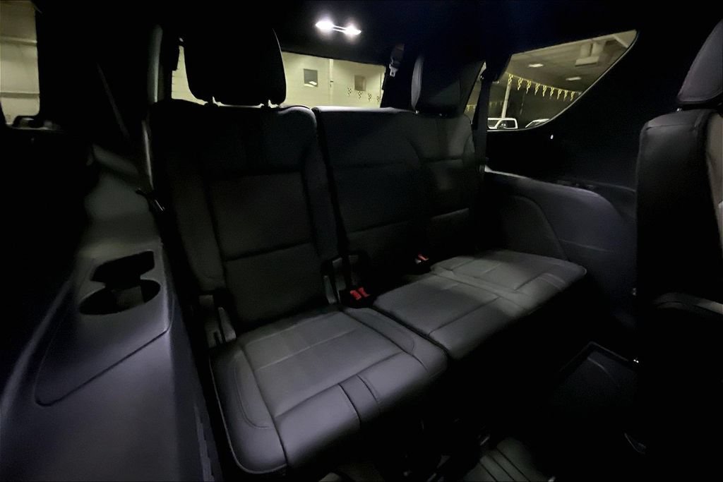 Used 2022 Chevrolet Tahoe RST w/ Sport Performance Package AWD/4WD image 27