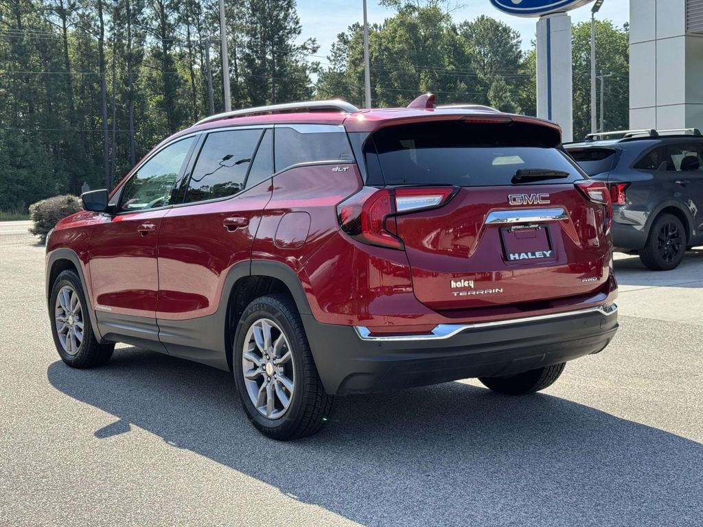 Used 2024 GMC Terrain SLT AWD/4WD image 25